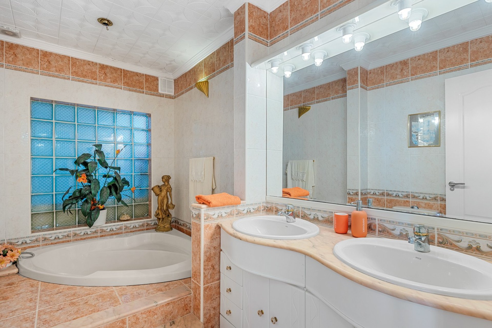 Resale - Detached House / Villa - San Miguel de Salinas
