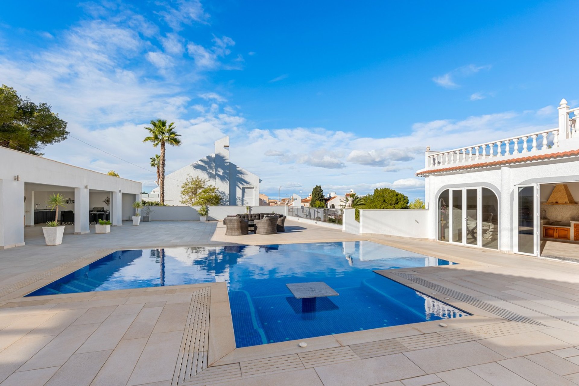 Resale - Detached House / Villa - San Miguel de Salinas