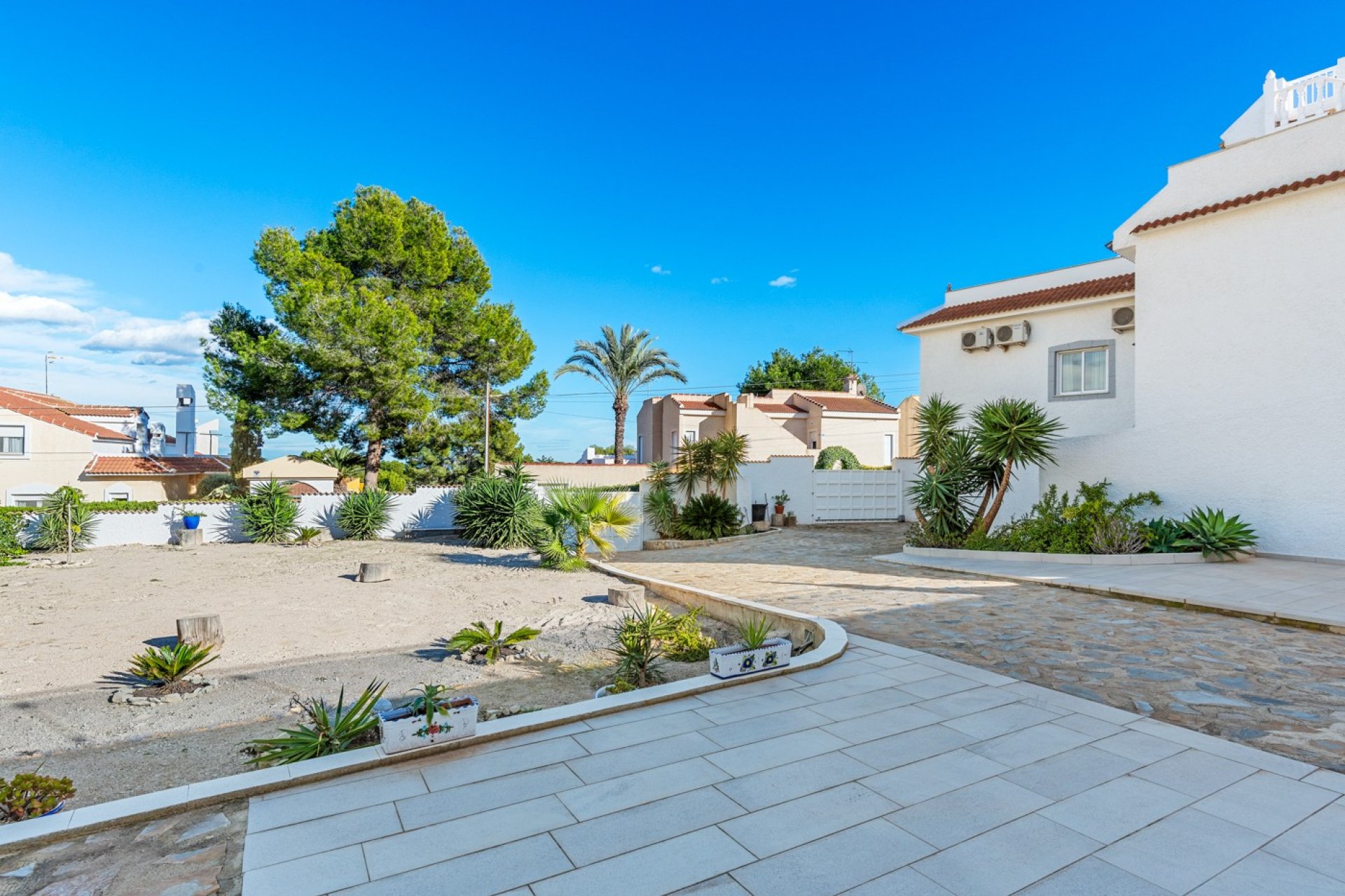 Resale - Detached House / Villa - San Miguel de Salinas