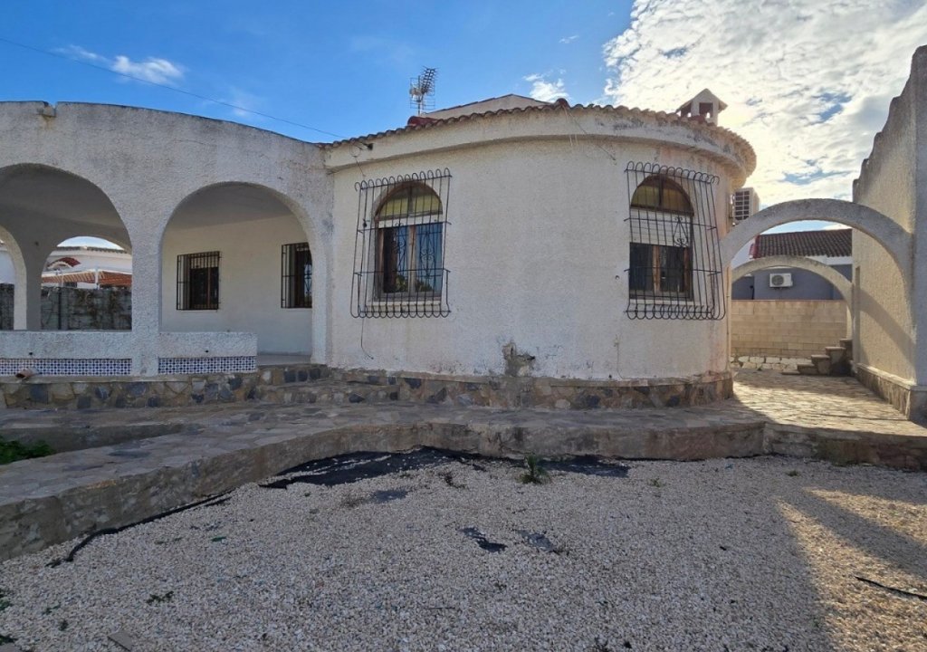Resale - Detached House / Villa - Torrevieja - El Chaparal