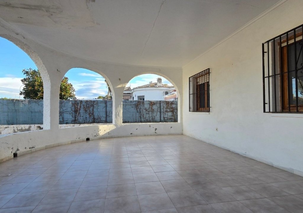 Resale - Detached House / Villa - Torrevieja - El Chaparal