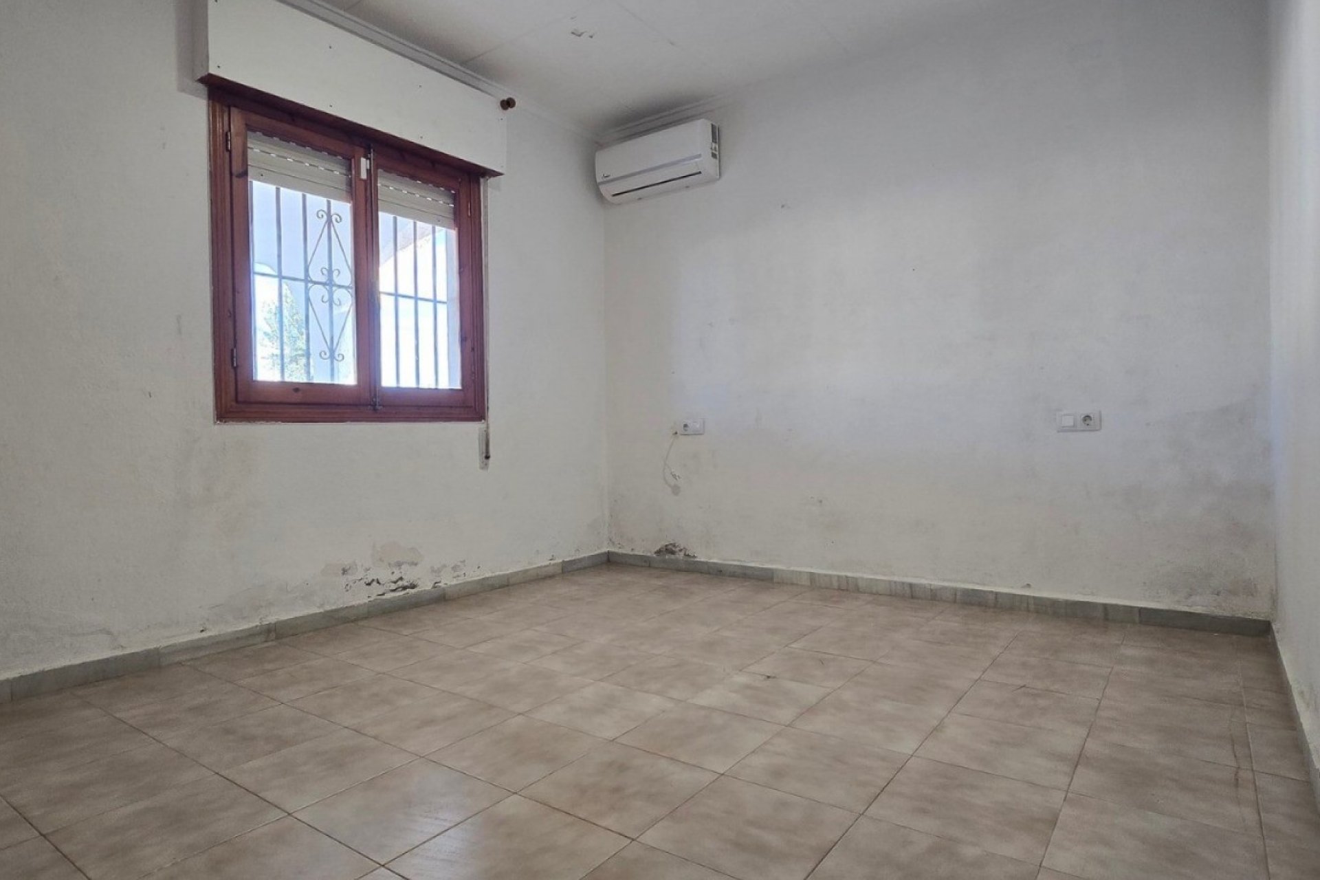 Resale - Detached House / Villa - Torrevieja - El chaparral