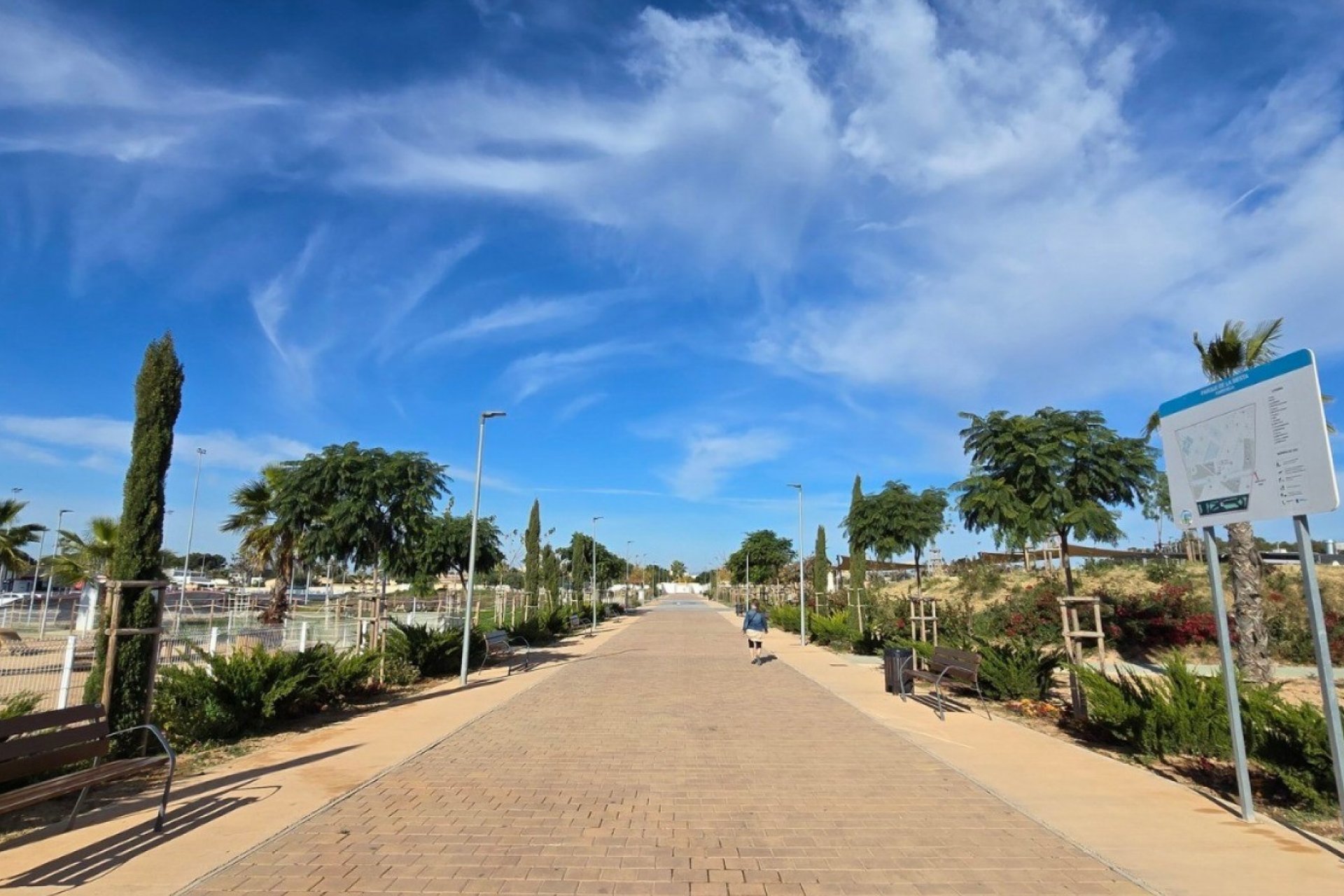 Resale - Detached House / Villa - Torrevieja - El chaparral