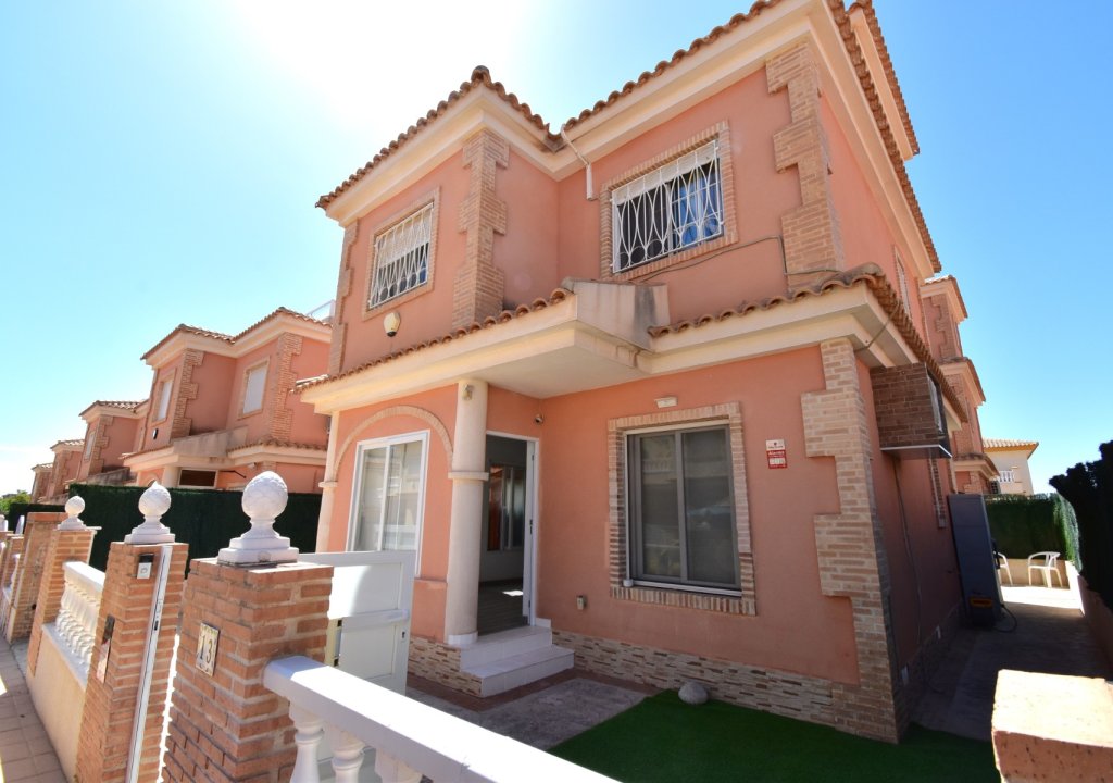 Resale - Detached villa - Orihuela Costa - Playa Flamenca