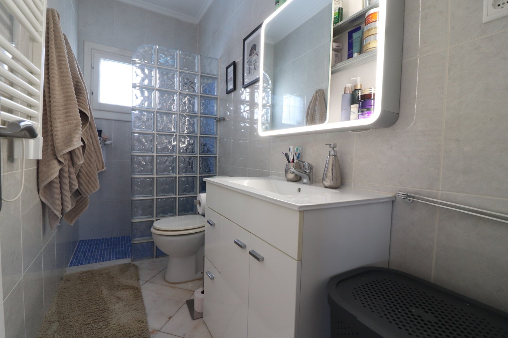 Resale - Detached villa - Orihuela Costa - Villamartin