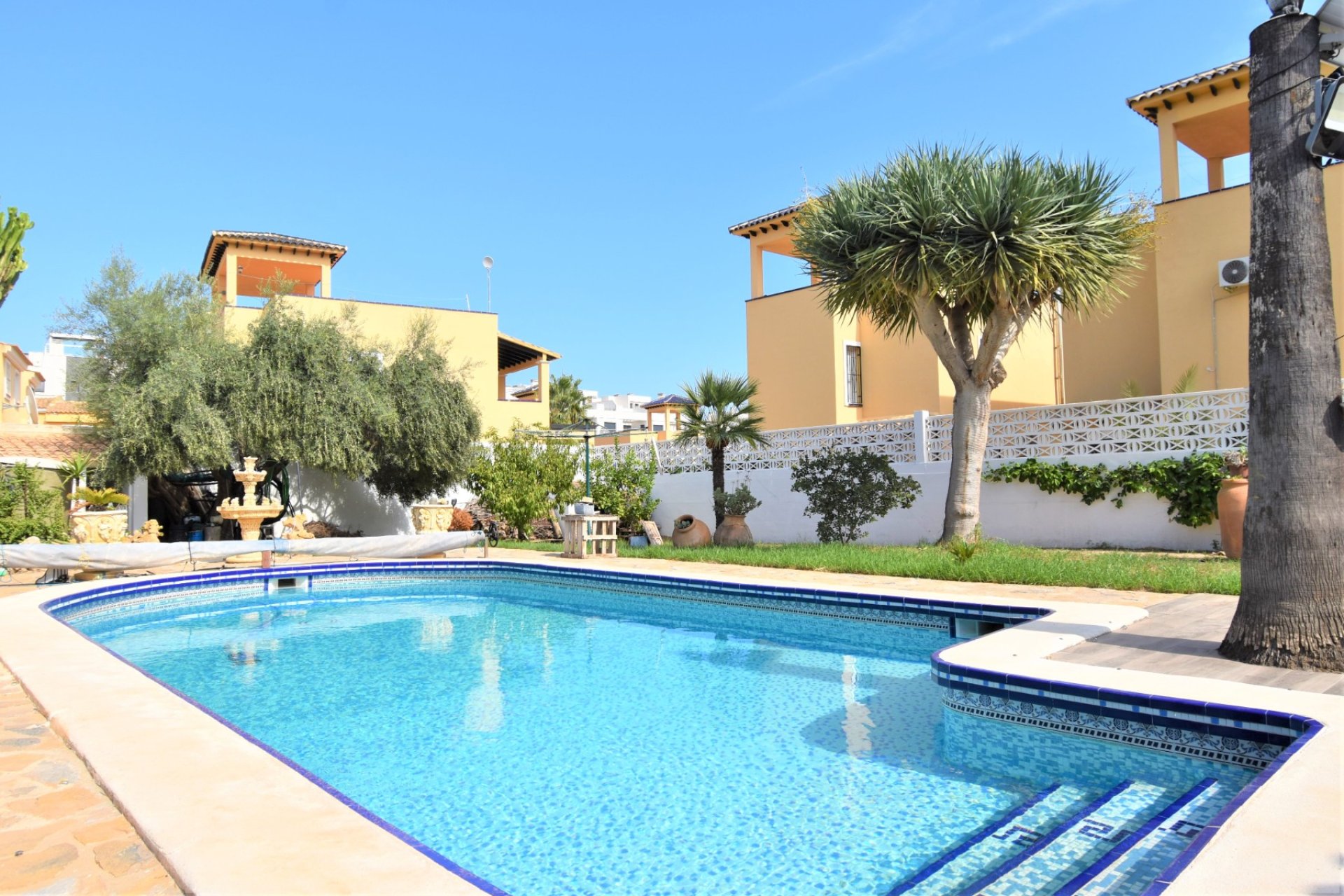Resale - Detached villa - Orihuela Costa - Villamartin