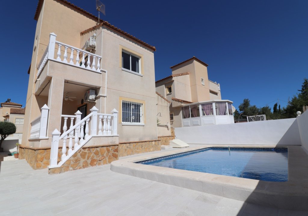 Resale - Detached villa - San Miguel de Salinas - Lake View Mansions
