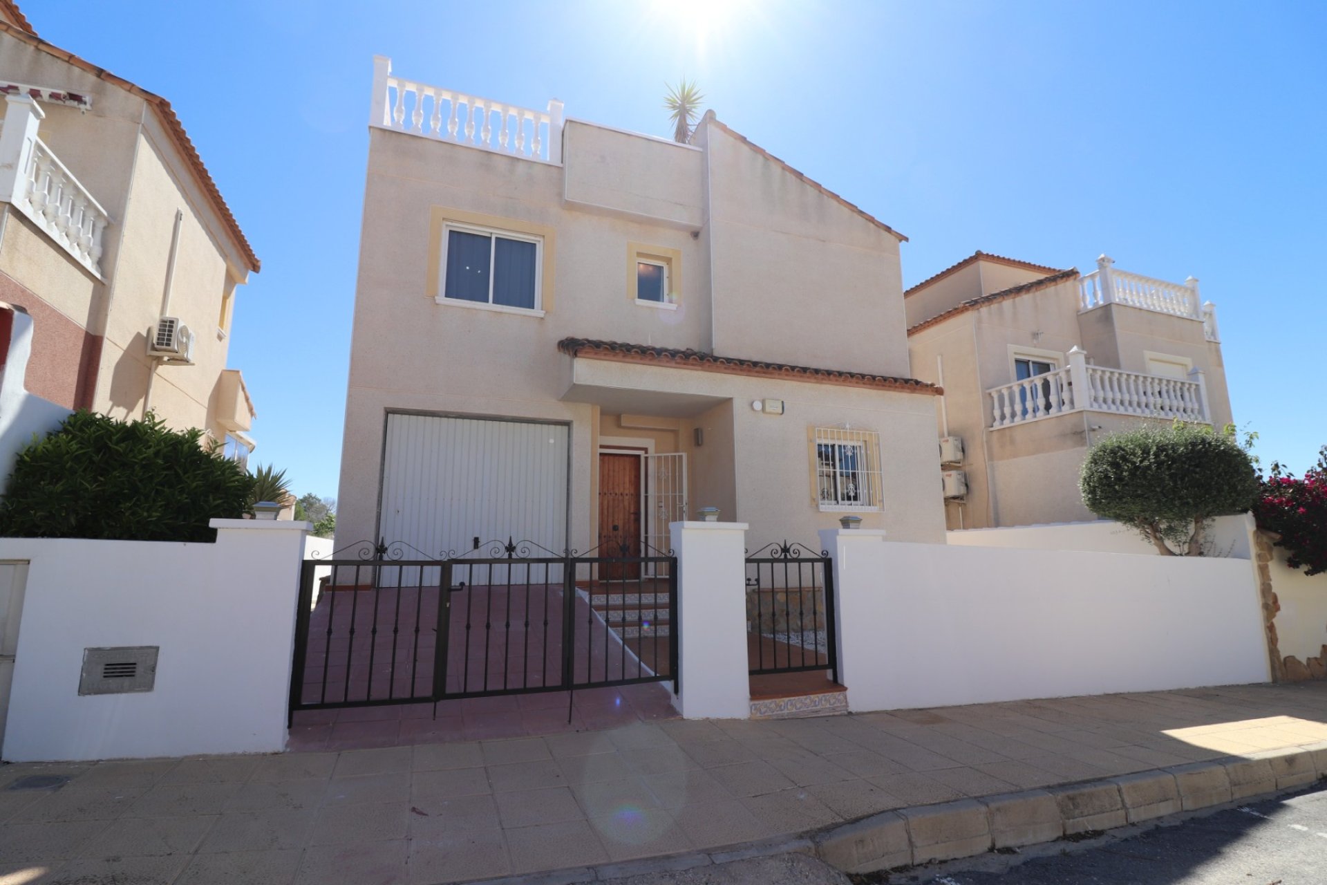 Resale - Detached villa - San Miguel de Salinas - Lake View Mansions