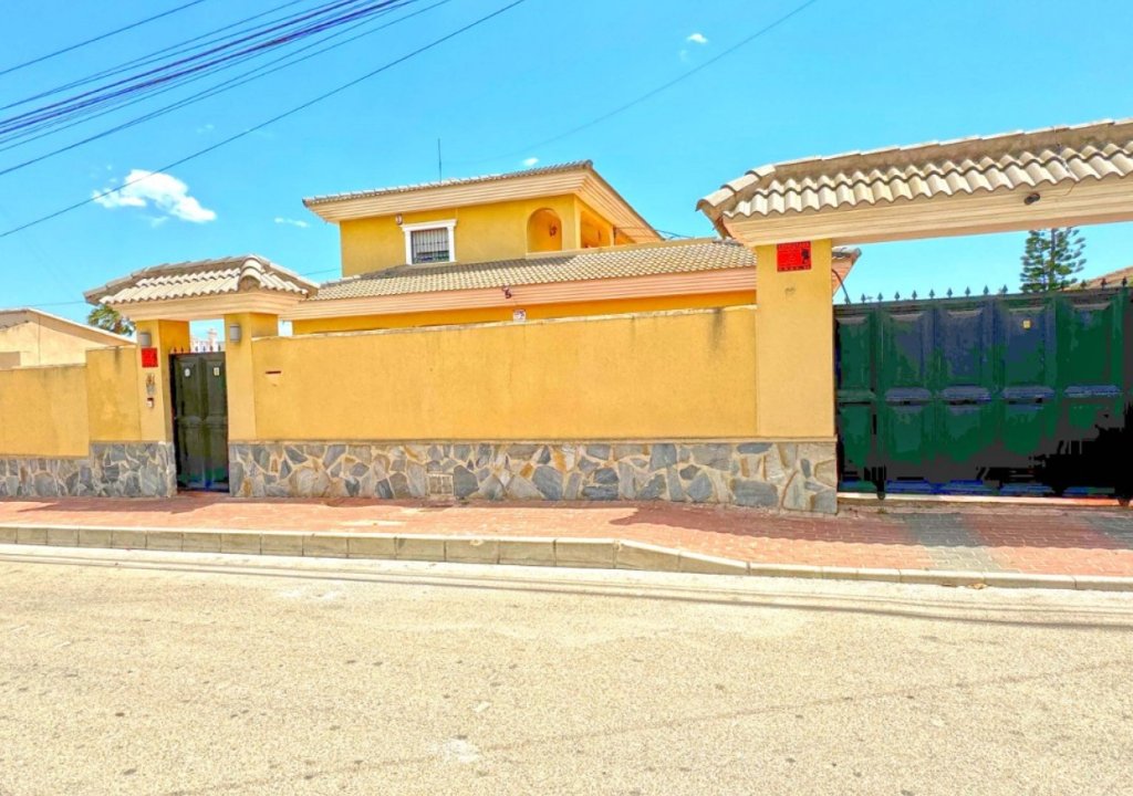 Resale - Detached villa - Torrevieja - Los Balcones - Los Altos del Edén