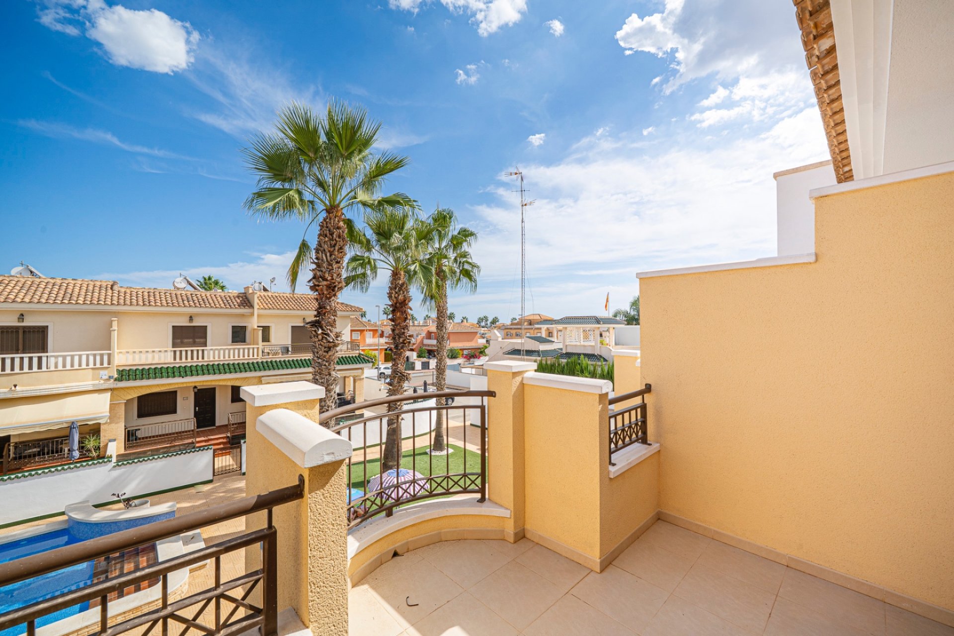 Resale - Semi Detached - Ciudad Quesada - Lo Marabú