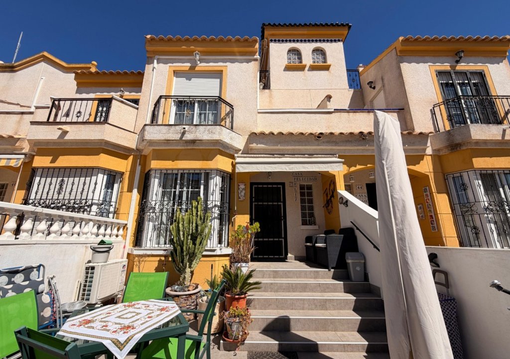 Resale - Semi Detached - El Raso
