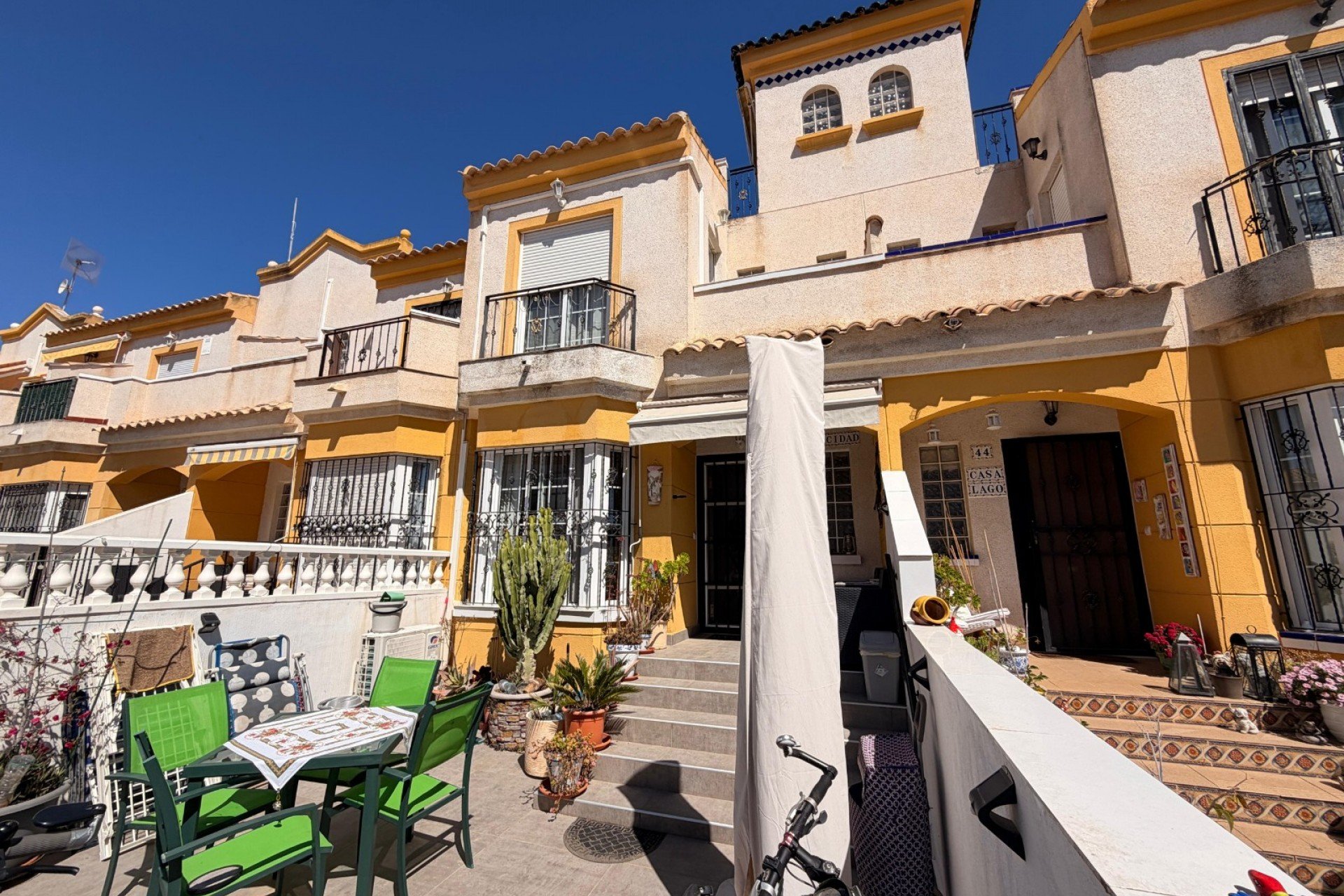 Resale - Semi Detached - El Raso