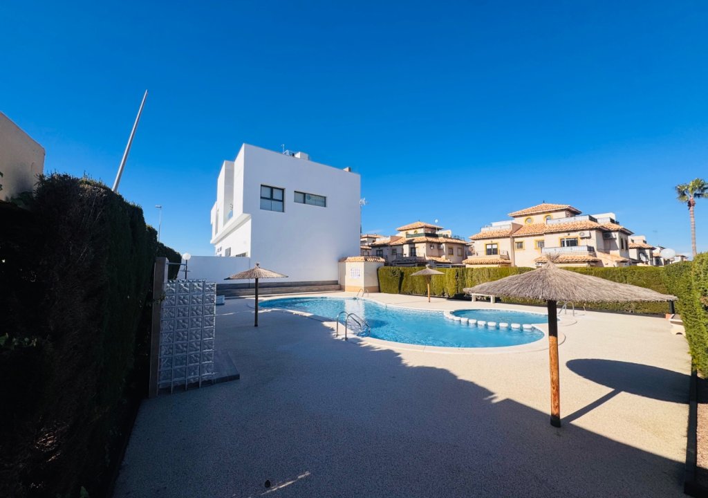 Resale - Semi Detached - La Zenia