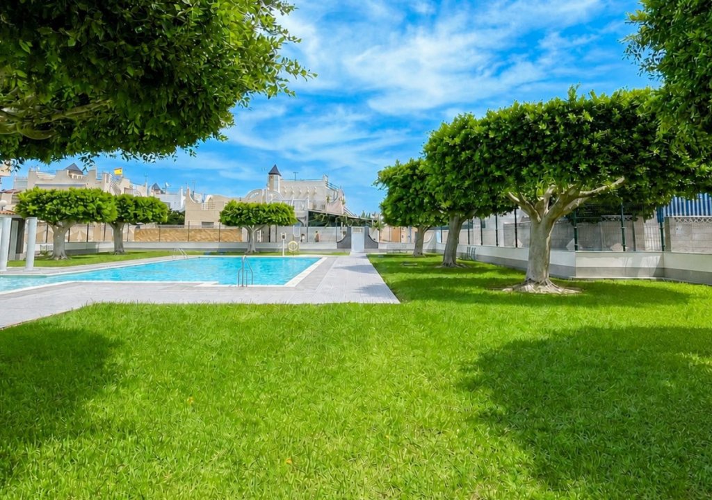 Resale - Semi Detached - Torrevieja - La Siesta - El Salado -  Torreta