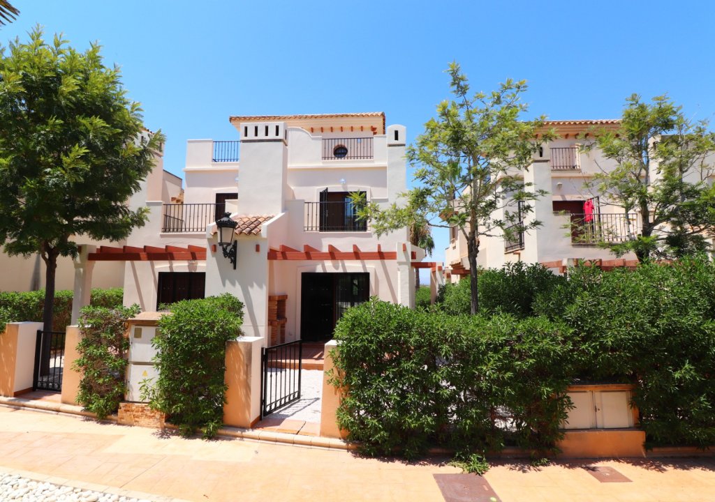 Resale - Semi Detached Villa - Algorfa - La Finca Golf Resort