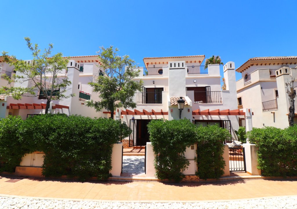 Resale - Semi Detached Villa - Algorfa - La Finca Golf Resort