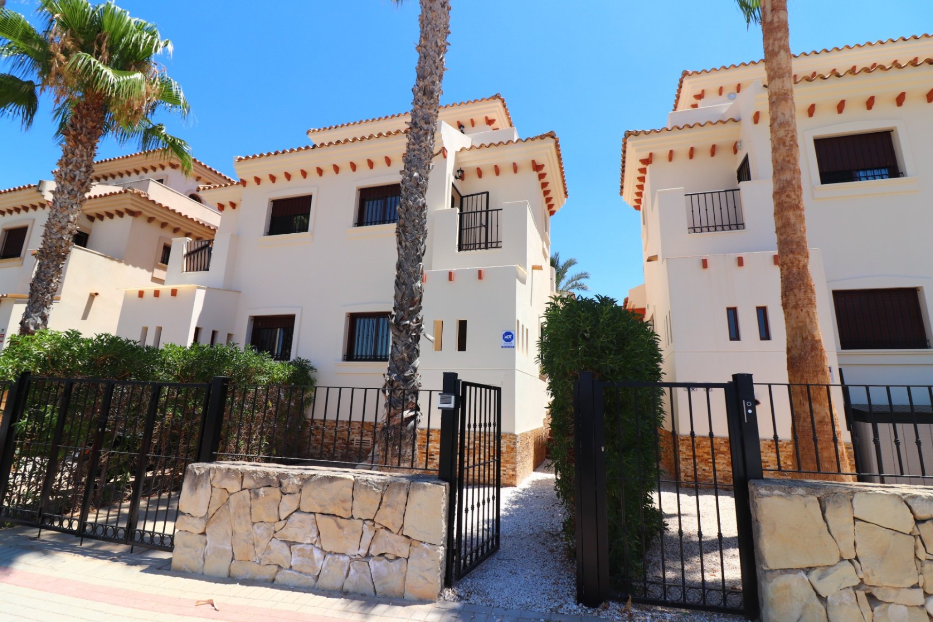 Resale - Semi Detached Villa - Algorfa - La Finca Golf Resort