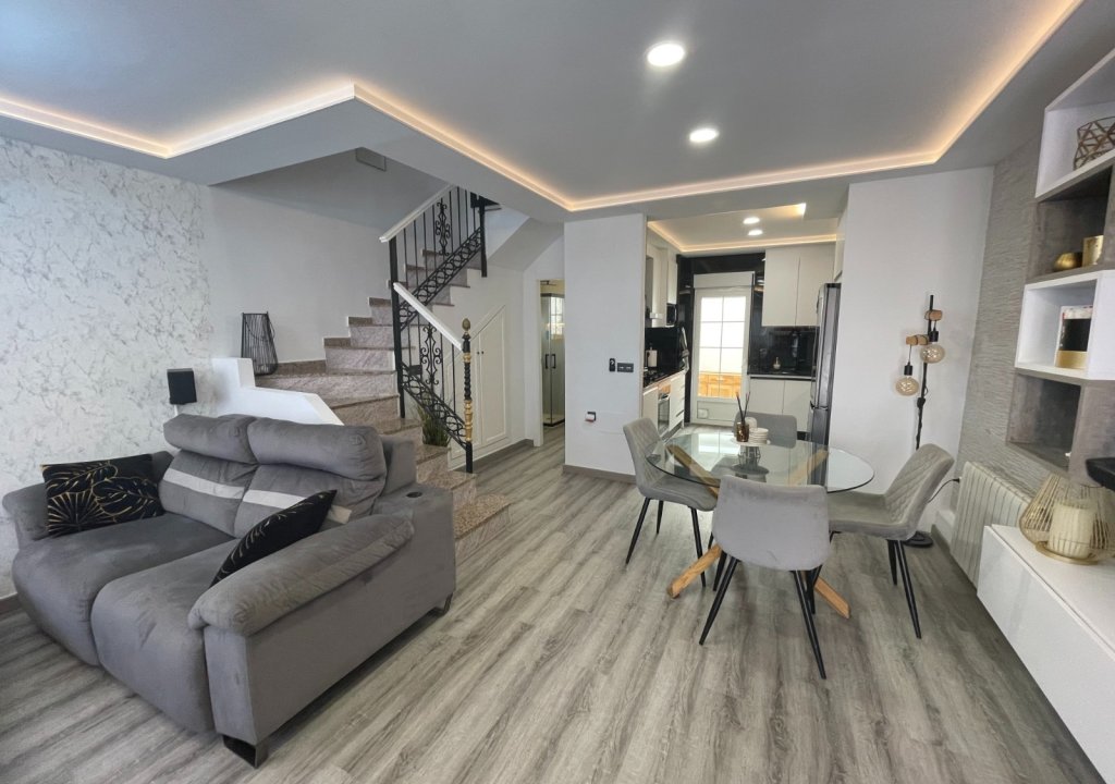 Resale - Semi Detached Villa - Orihuela Costa - Villamartin
