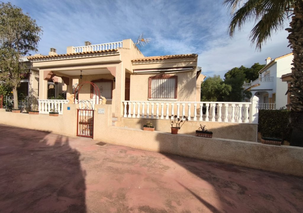 Resale - Villa - Algorfa - Montemar