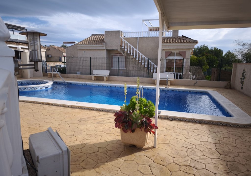 Resale - Villa - Algorfa - Montemar