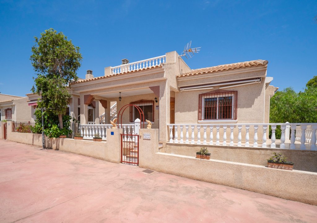 Resale - Villa - Algorfa
