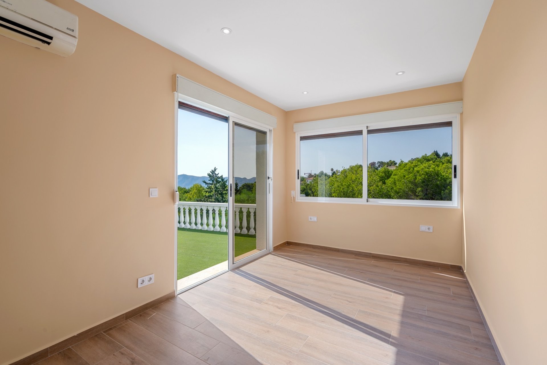 Resale - Villa - Alicante - La Nucía