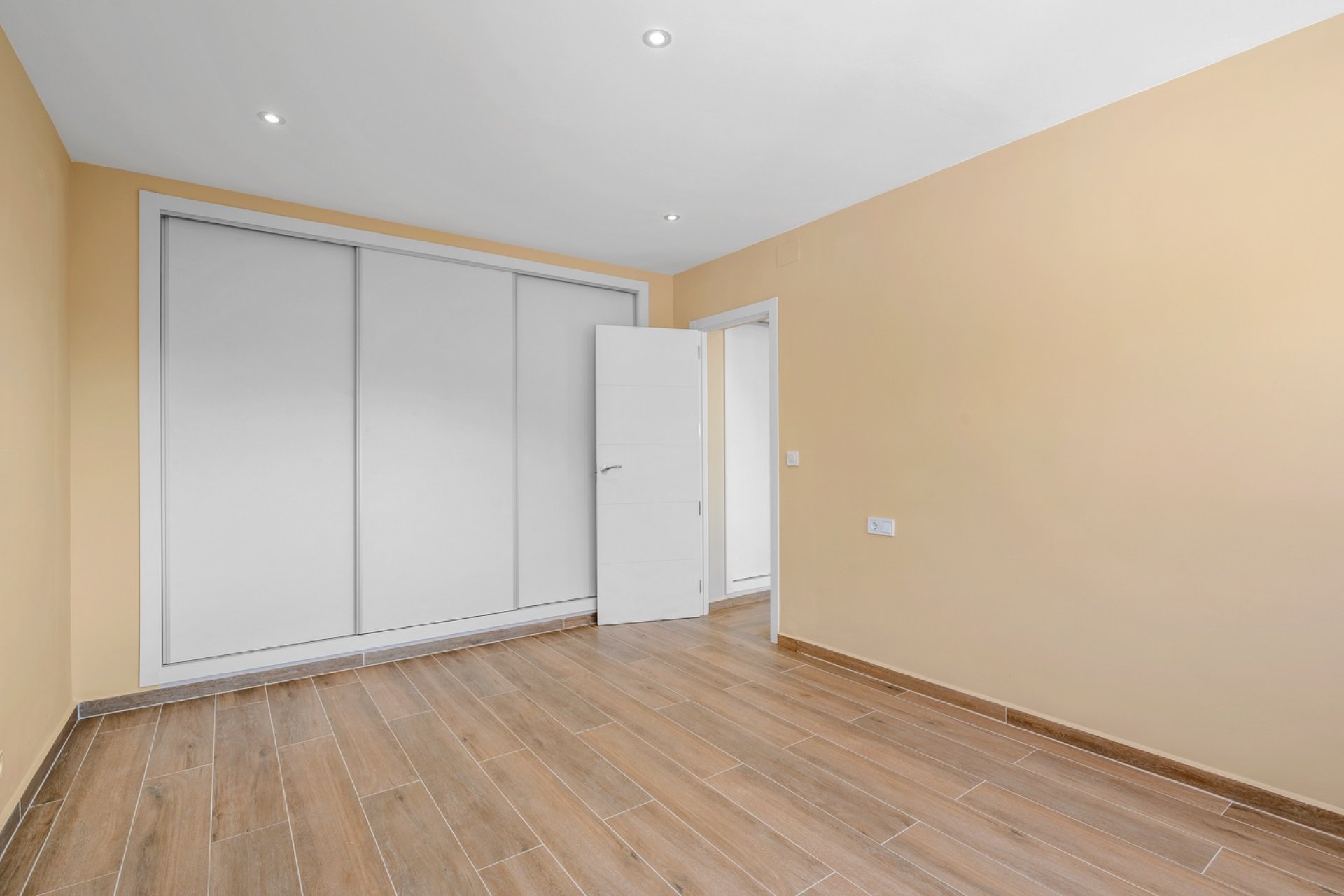 Resale - Villa - Alicante - La Nucía