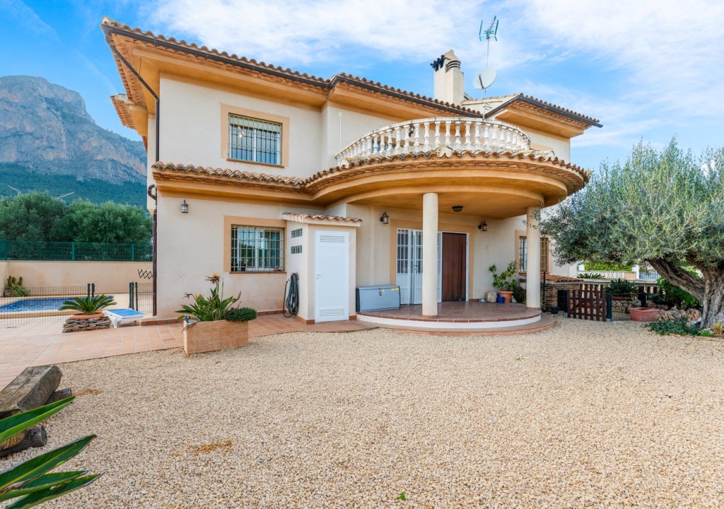 Resale - Villa - Alicante - Polop