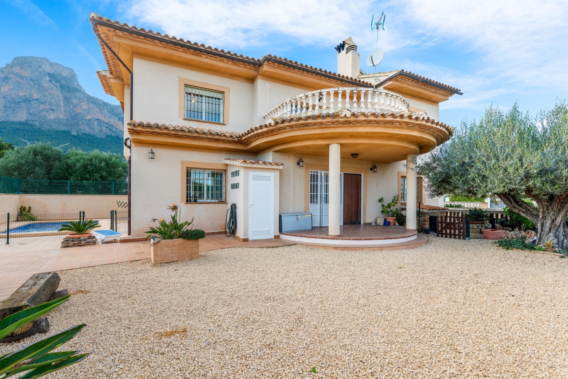Resale - Villa - Alicante - Polop