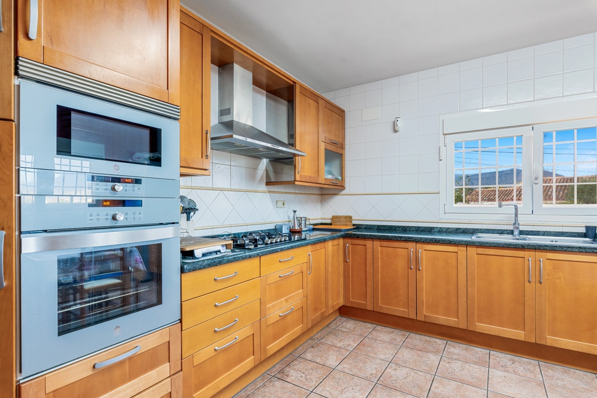Resale - Villa - Alicante - Polop