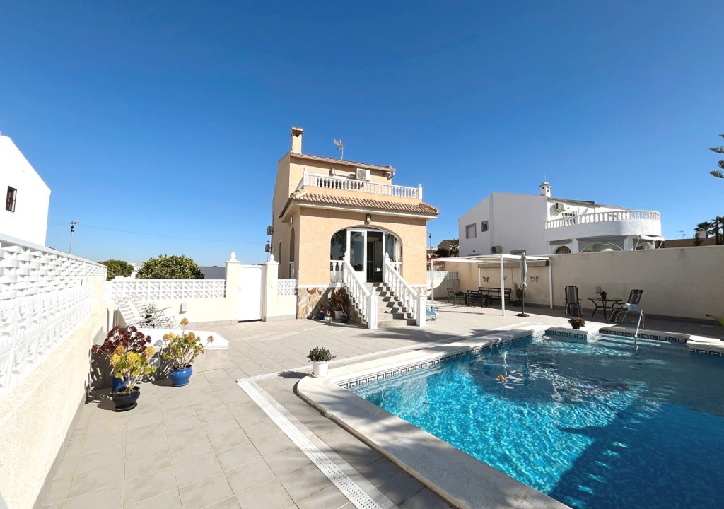 Resale - Villa - Benijófar - Monte Azul/ El Dorado