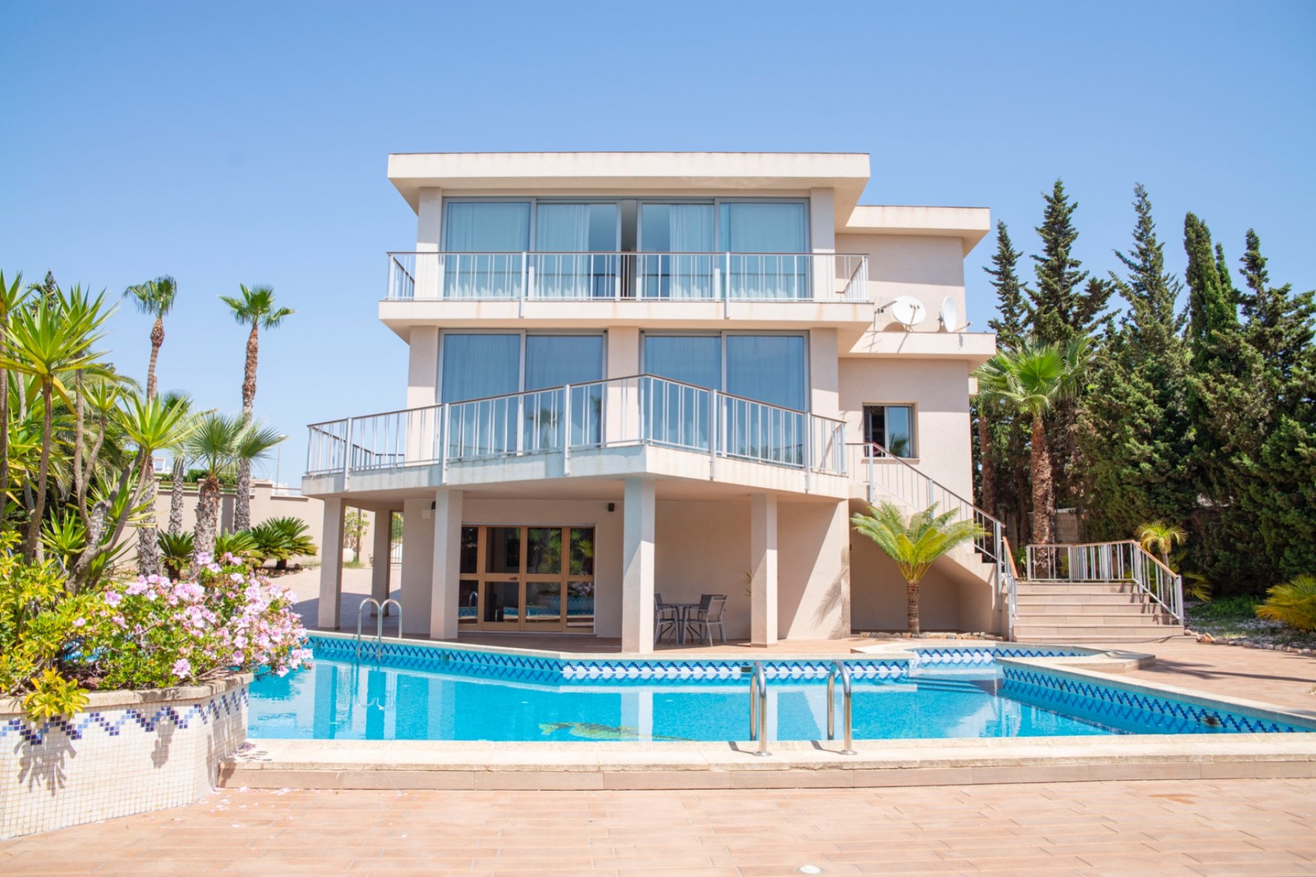 Resale - Villa - Ciudad Quesada - Pueblo Bravo