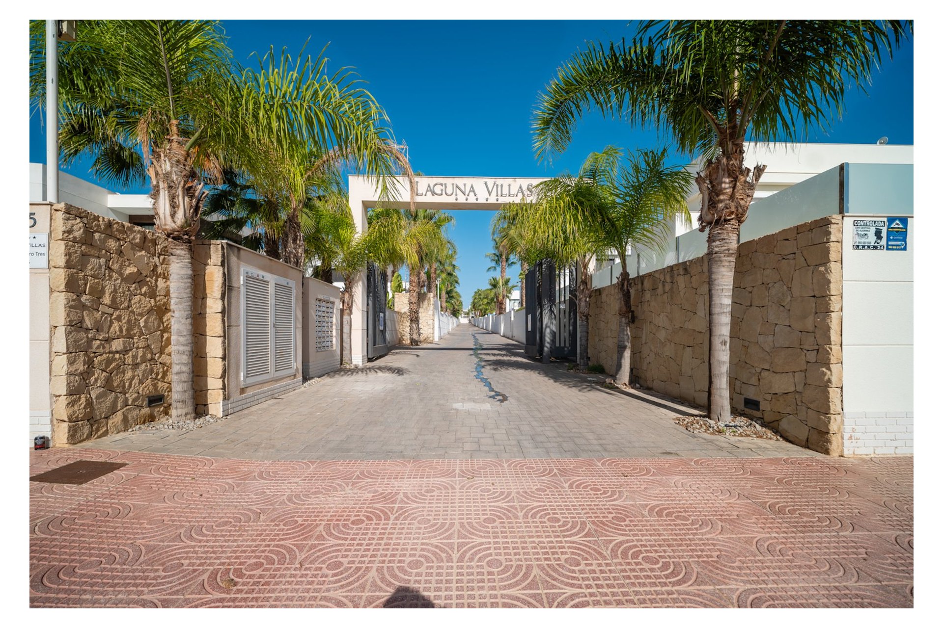 Resale - Villa - Ciudad Quesada - Pueblo Bravo