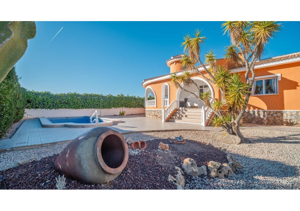 Resale - Villa - Ciudad Quesada - Pueblo Bravo