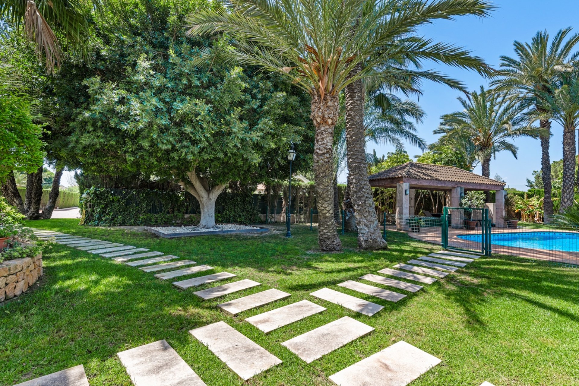 Resale - Villa - Elche/Elx
