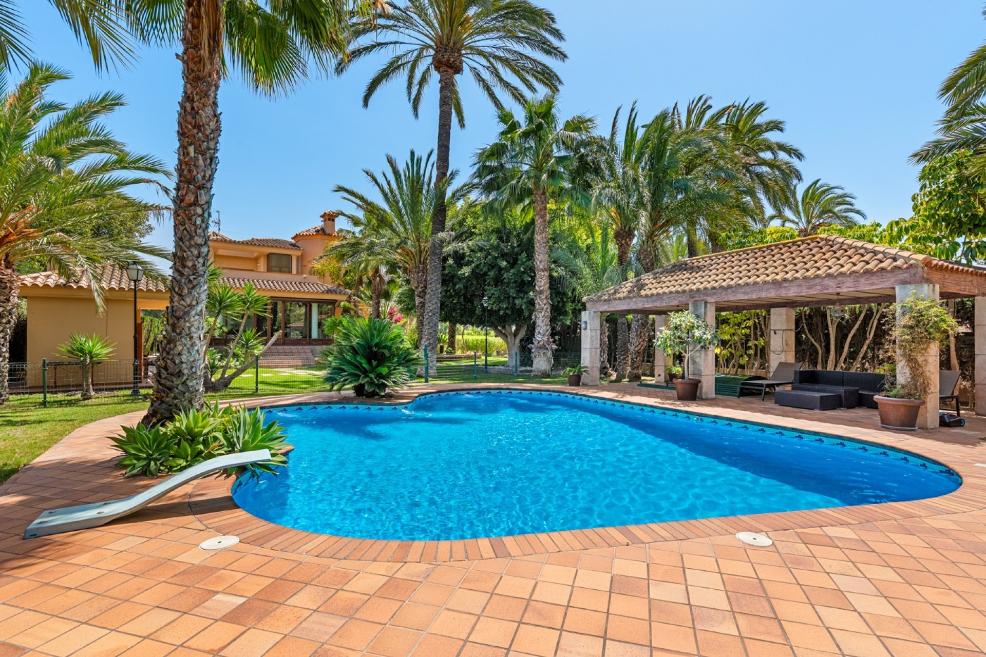 Resale - Villa - Elche/Elx