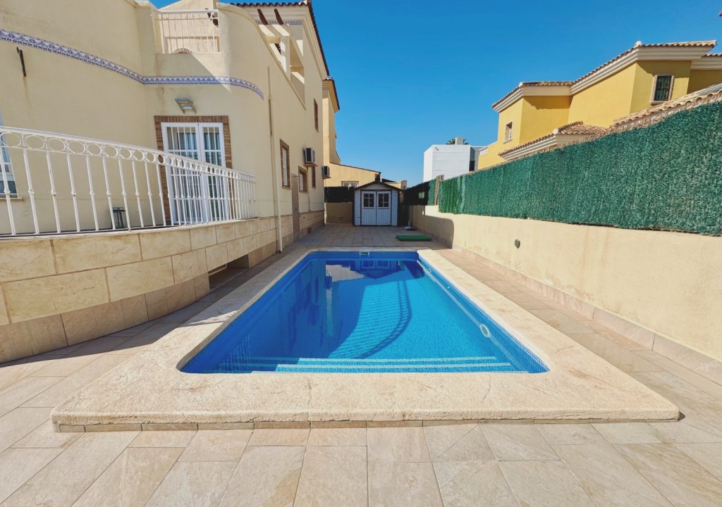 Resale - Villa - Guardamar del Segura - El Raso