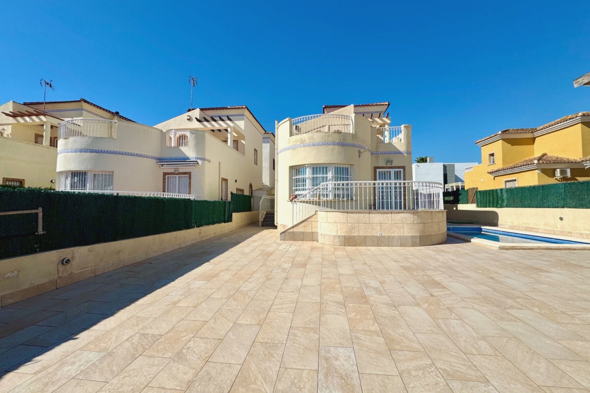 Resale - Villa - Guardamar del Segura - El Raso