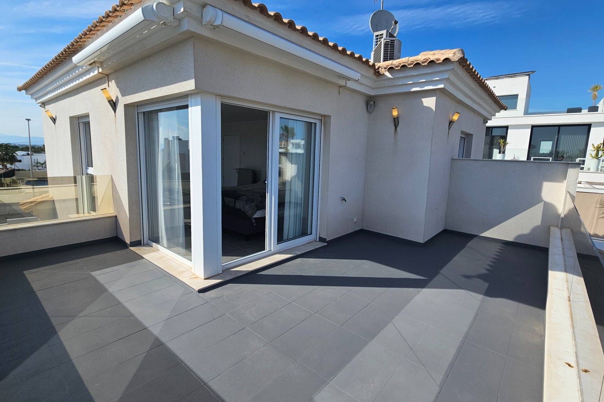 Resale - Villa - La Marina