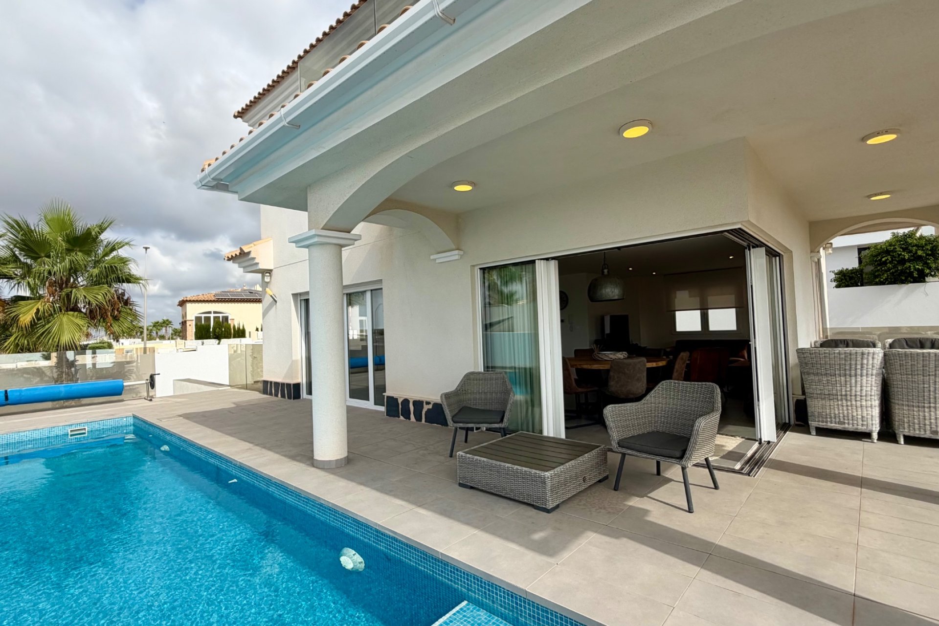 Resale - Villa - La Marina