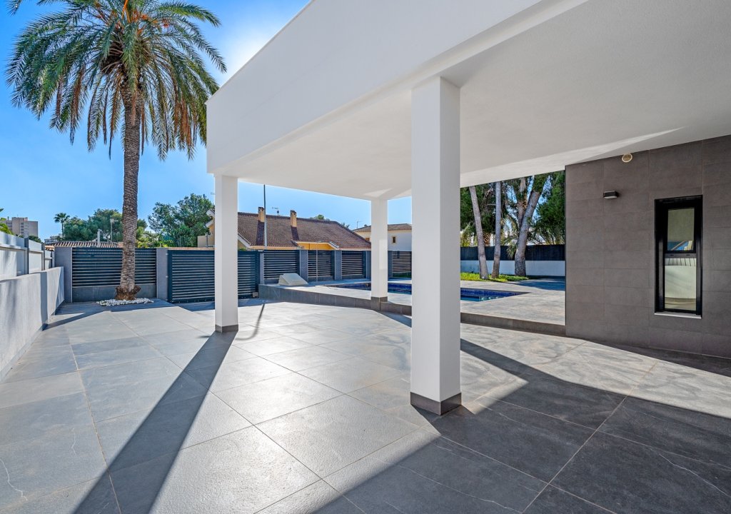 Resale - Villa - Orihuela Costa - Campoamor