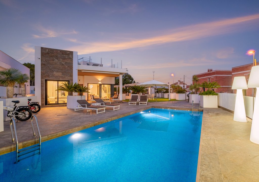 Resale - Villa - Orihuela Costa - Villamartín