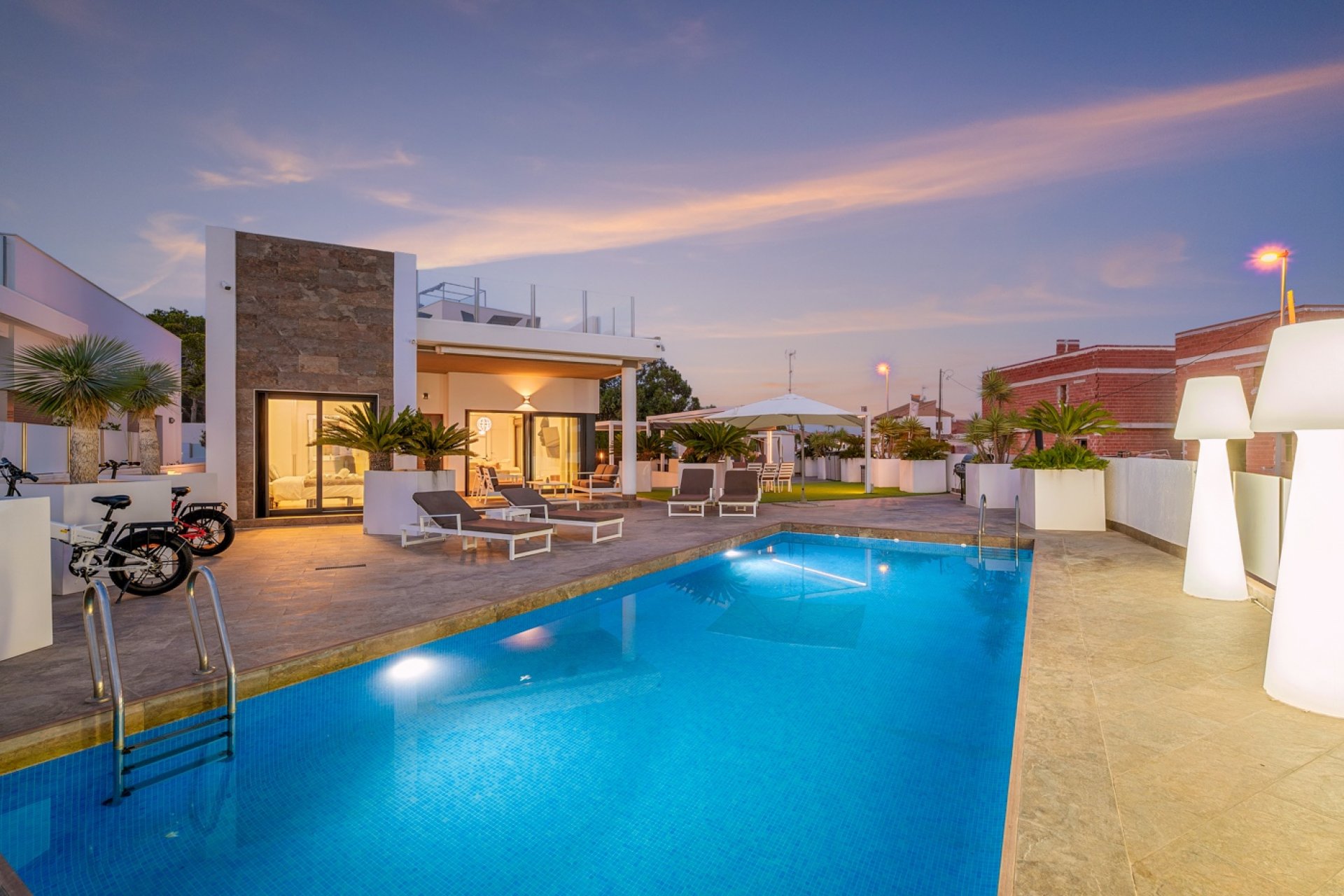 Resale - Villa - Orihuela Costa - Villamartín