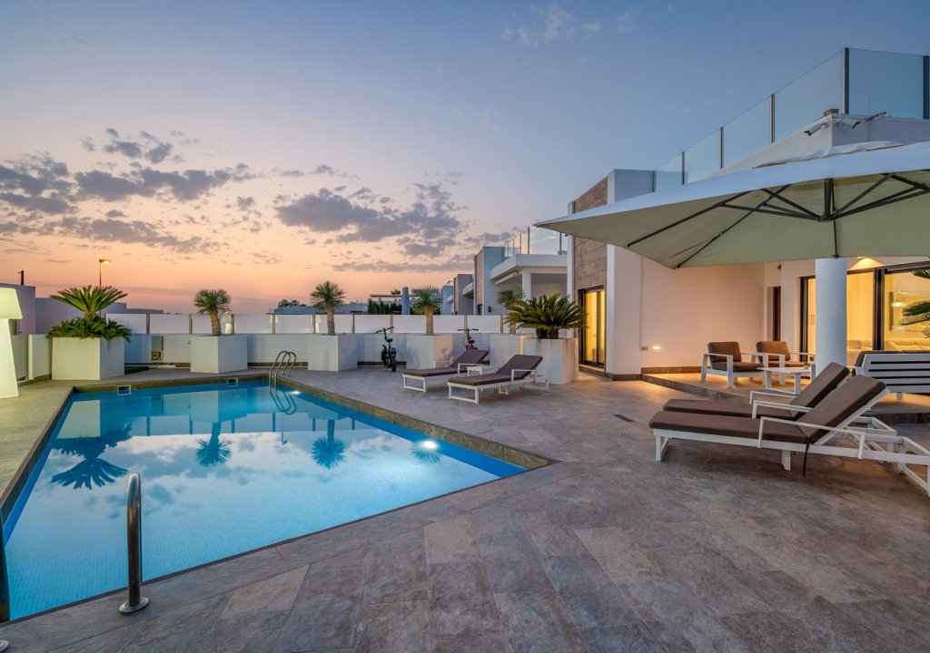 Resale - Villa - Orihuela Costa - Villamartín