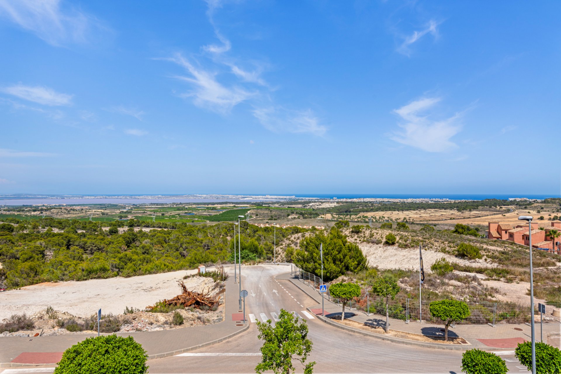 Resale - Villa - San Miguel - San Miguel Salinas