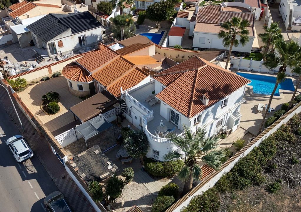 Resale - Villa - Torrevieja - El chaparral