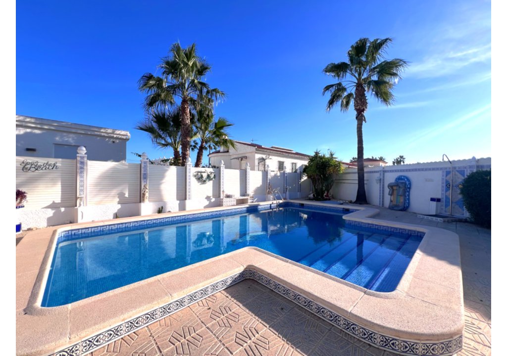 Resale - Villa - Torrevieja - El chaparral