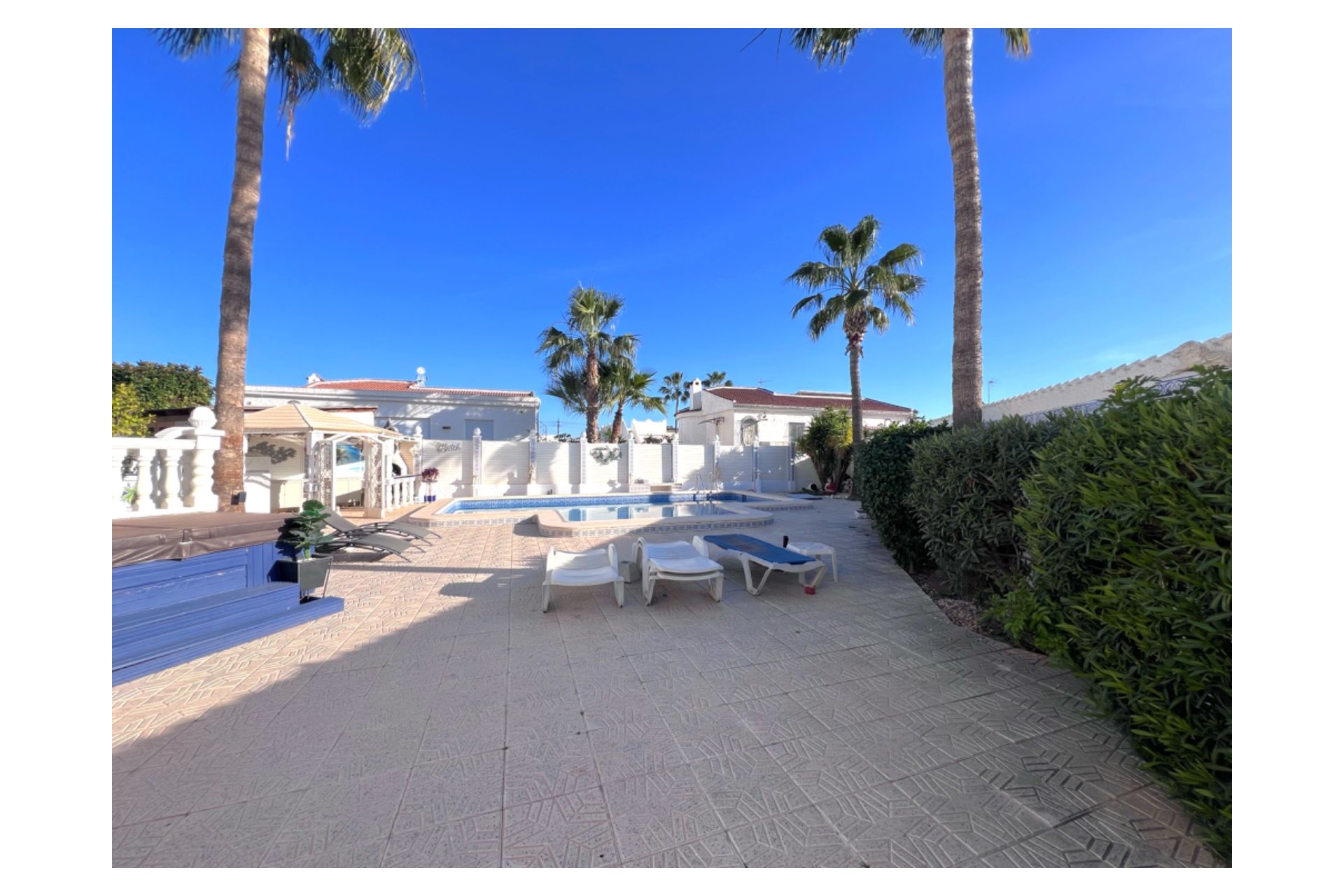 Resale - Villa - Torrevieja - El chaparral