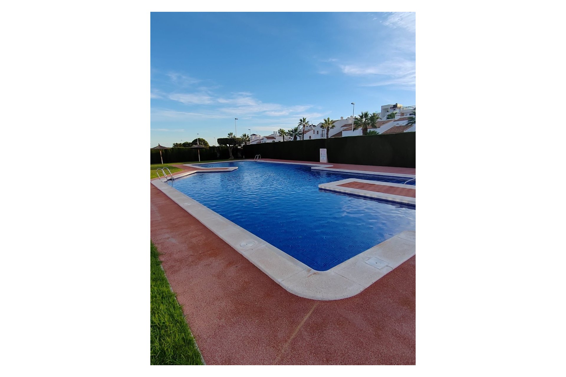 Resale - Villa - Villamartín - Los Dolses