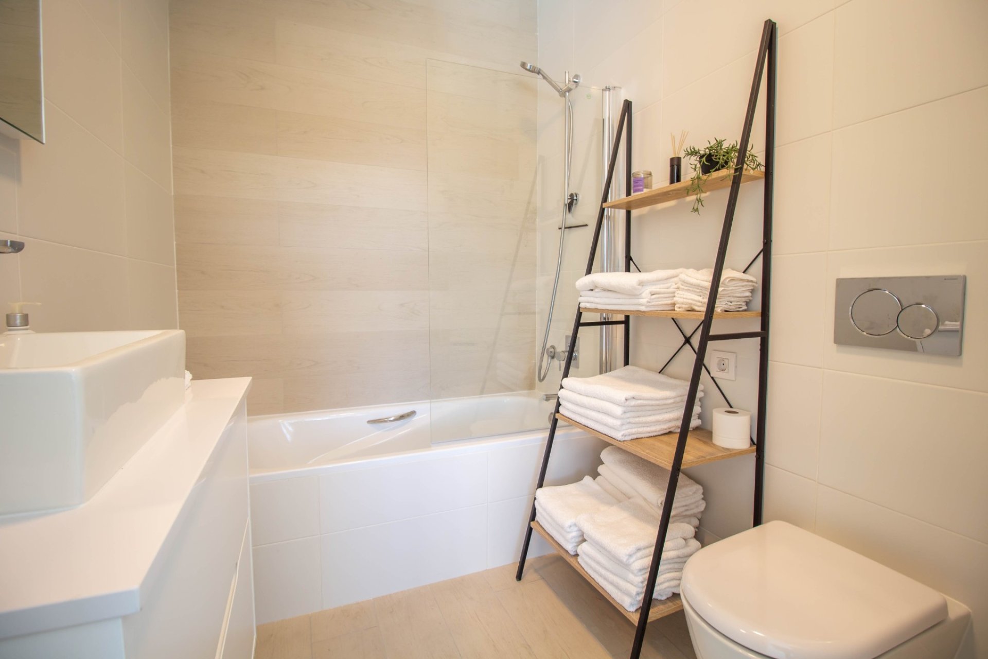 Reventa - Apartment - Las Colinas Golf Resort